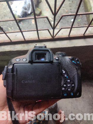 Canon 700D